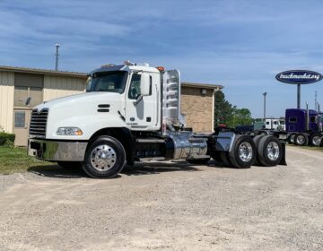 2012 MACK CXU613 DAYCAB 021692
