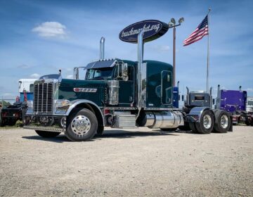 2017 PETERBILT 389 PRIDE & CLASS 419573