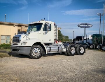 2005 FREIGHTLINER COLUMBIA DAYCAB LU61768