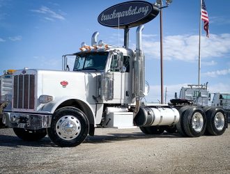 2012 PETERBILT 389 DAYCAB 136334