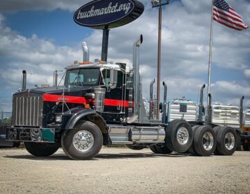 2006 KENWORTH T800W TRI AXLE DAYCAB 137872