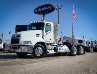2013 MACK CXU613 DAYCAB 031791