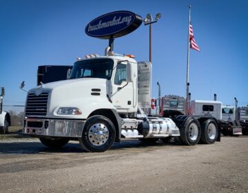 2013 MACK CXU613 DAYCAB 031791
