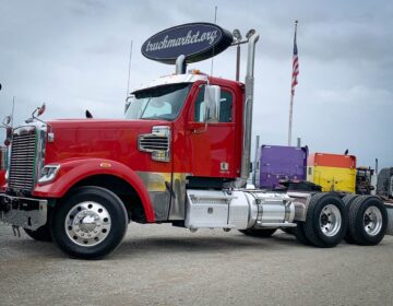 2013 FREIGHTLINER CORONADO DAYCAB FF0010