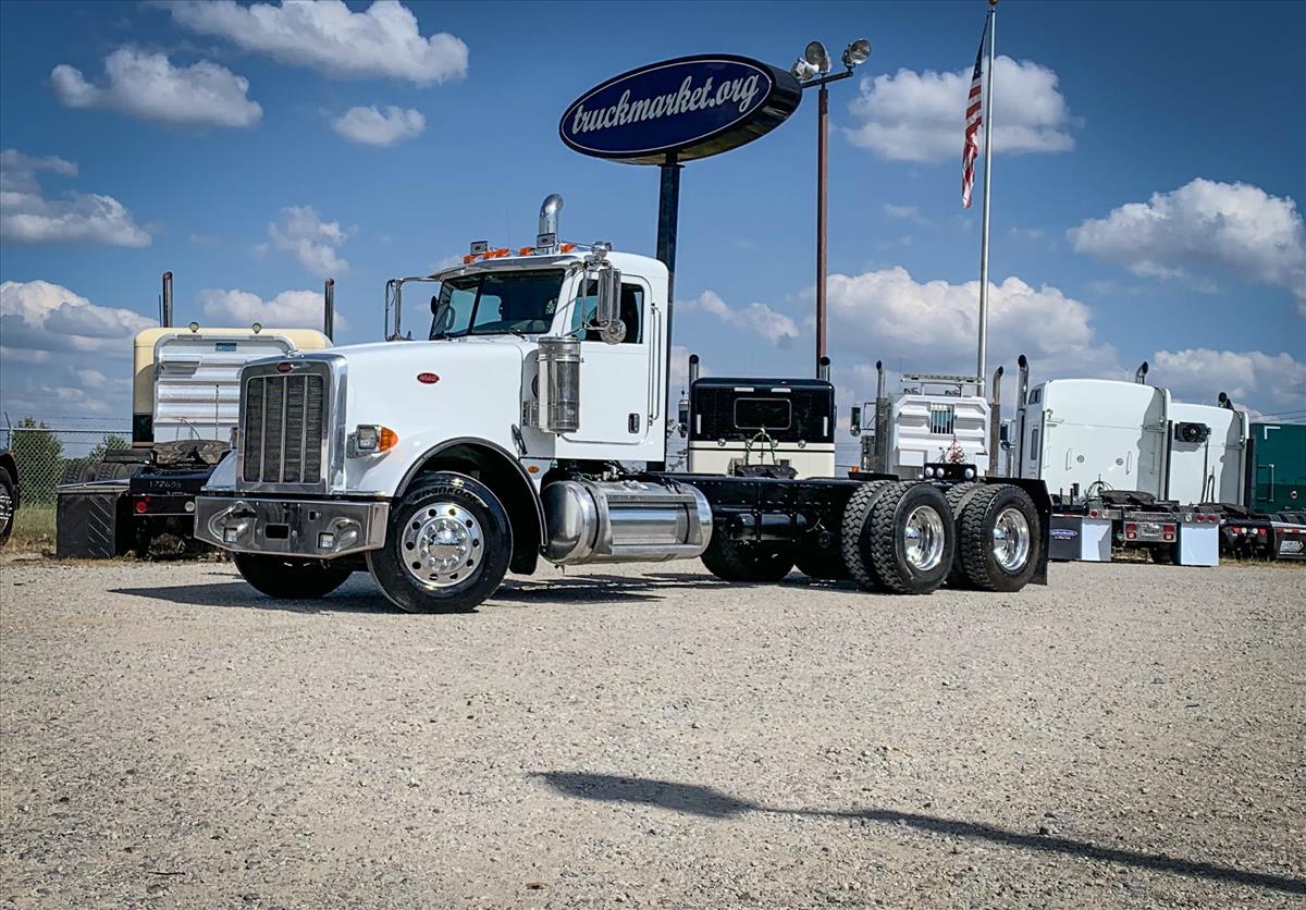 2009 PETERBILT 367 CAB & CHASSIS