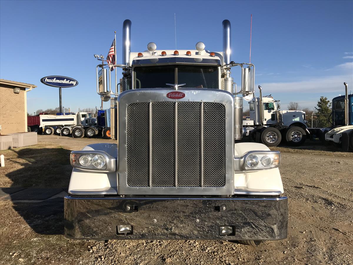2009 PETERBILT 389 SLEEPER
