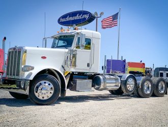 2013 PETERBILT 388 TRI AXLE DAYCAB 195975