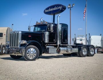2017 PETERBILT 389 SLEEPER 418840