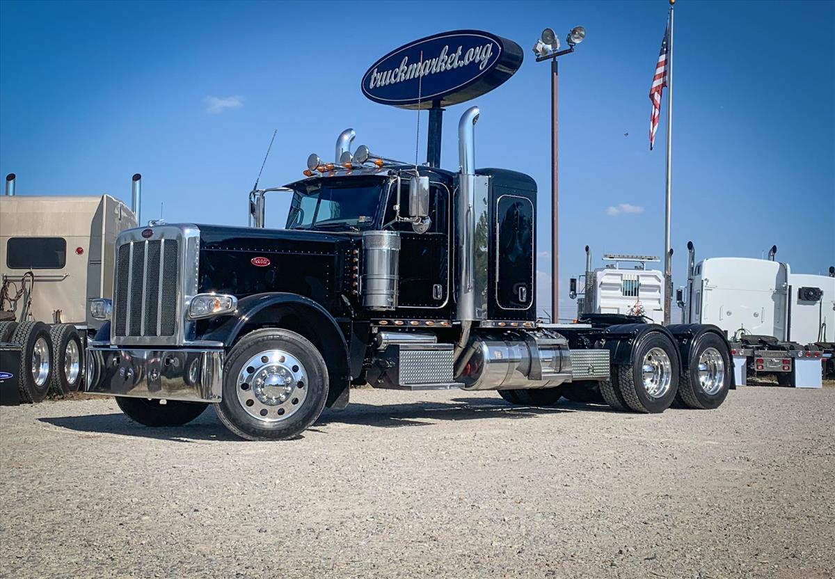 2017 PETERBILT 389 SLEEPER