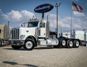 2013 PETERBILT 388 TRI AXLE DAYCAB 164905