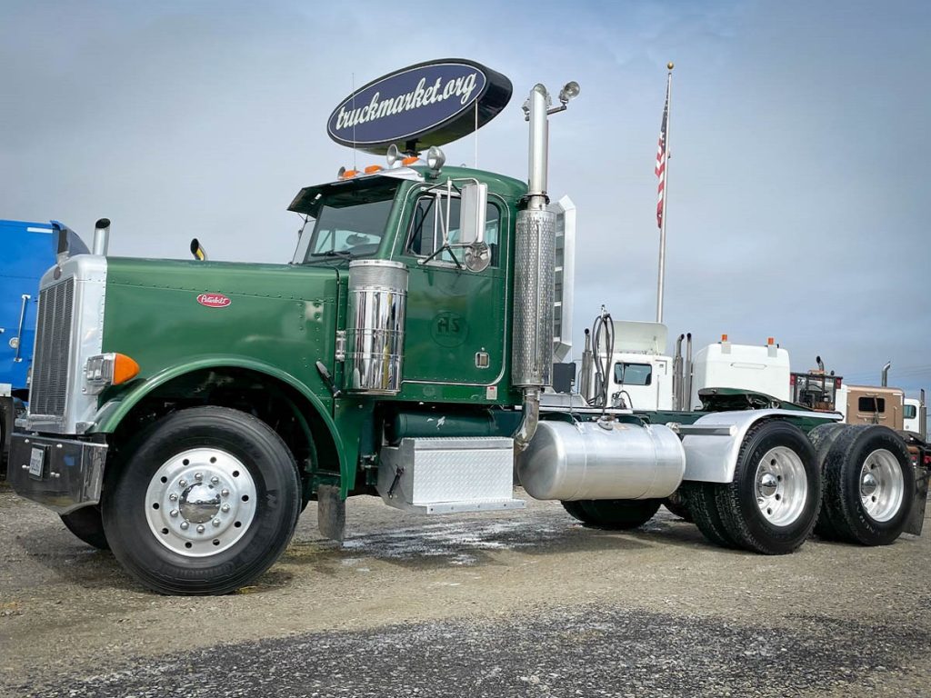 2001 PETERBILT 379 DAYCAB