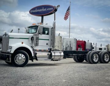 2003 KENWORTH W900 CAB & CHASSIS 390929