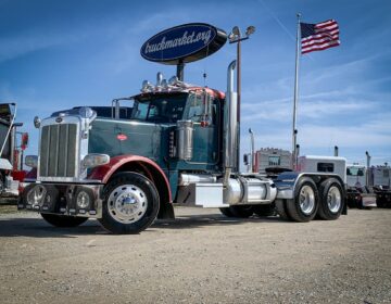 2009 PETERBILT 389 DAYCAB 774428
