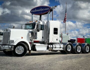 2021 KENWORTH W900L TRI AXLE SLEEPER 445641