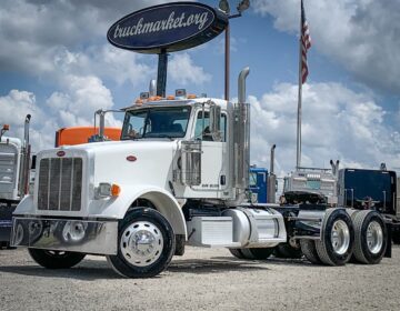 2013 PETERBILT 367 DAYCAB 162825