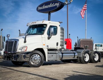 2012 FREIGHTLINER CASCADIA DAYCAB BK5640