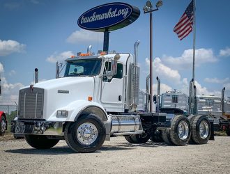 2006 KENWORTH T800 DAYCAB 138284