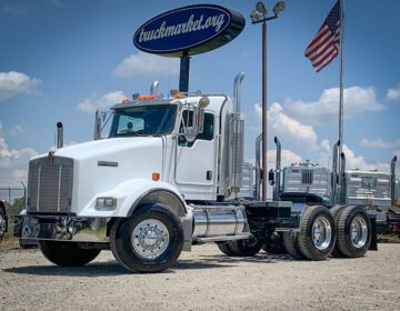 2006 KENWORTH T800 DAYCAB 138284