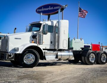 2013 KENWORTH T800 SLEEPER 360256