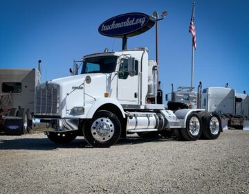 2012 KENWORTH T800 DAYCAB 303036
