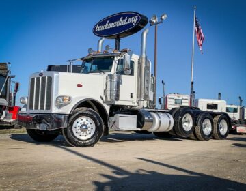 2017 PETERBILT 389 TRI AXLE DAYCAB 433131