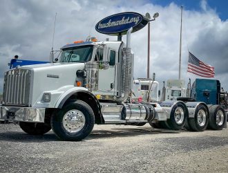2013 KENWORTH T800W TRI AXLE DAYCAB 354269