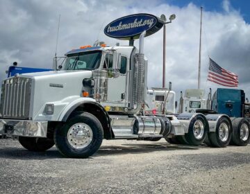 2013 KENWORTH T800W TRI AXLE DAYCAB 354269