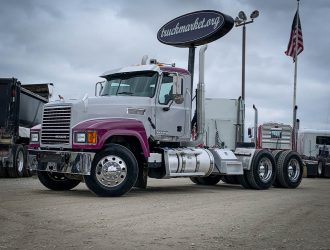 2011 MACK CHU613 DAYCAB 007556