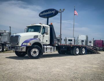 2013 MACK GU533 HYDROTAIL TRUCK 010160