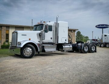 2014 KENWORTH W900L SLEEPER 393215
