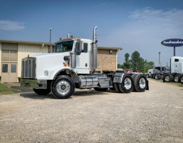 2003 KENWORTH T800W DAYCAB 897797