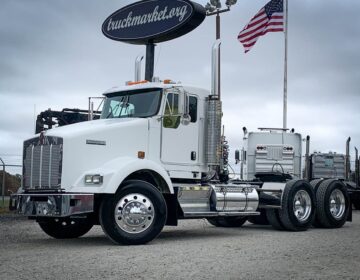 2007 KENWORTH T800 DAYCAB 175200
