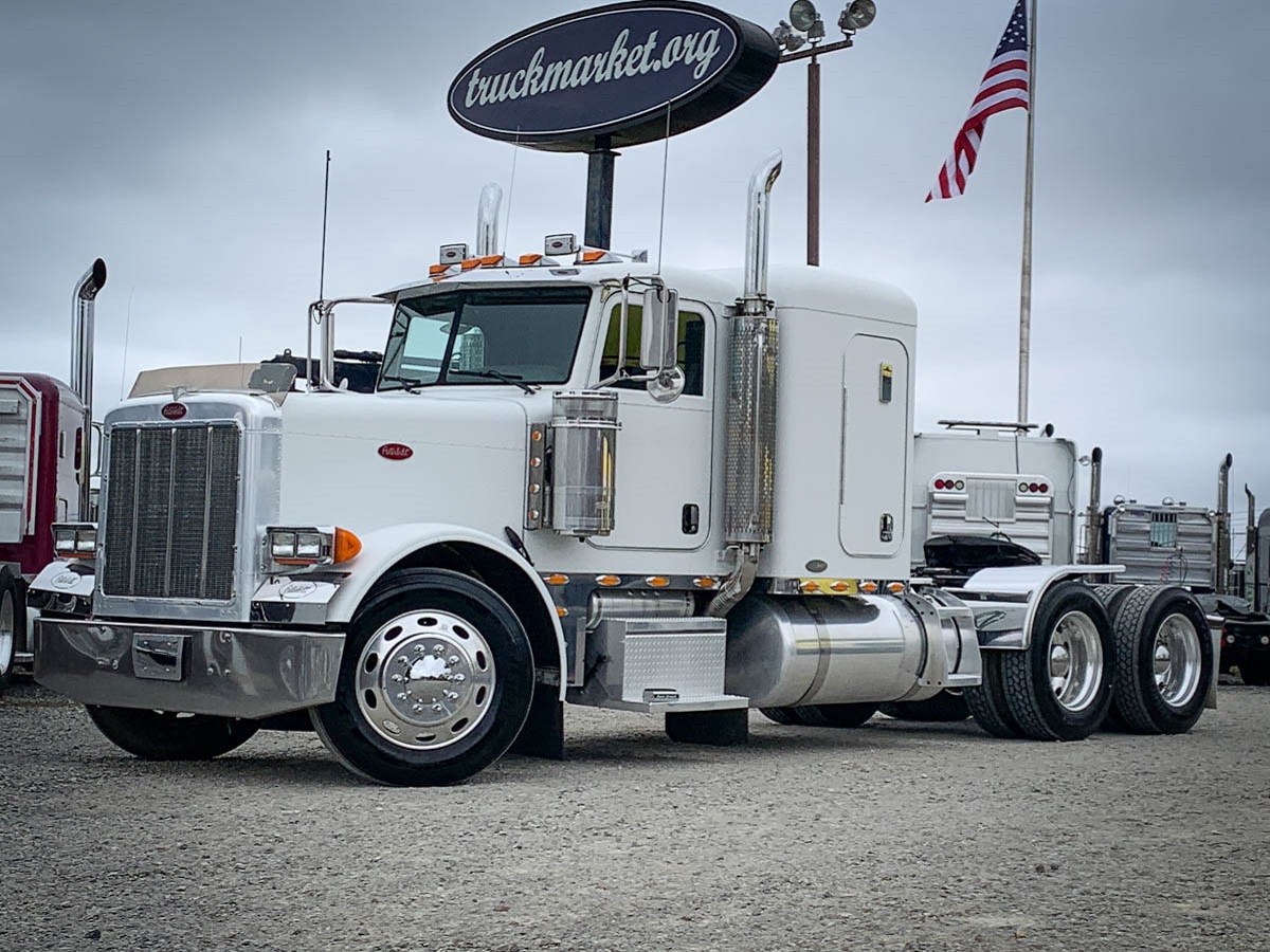 2005 PETERBILT 379 SLEEPER