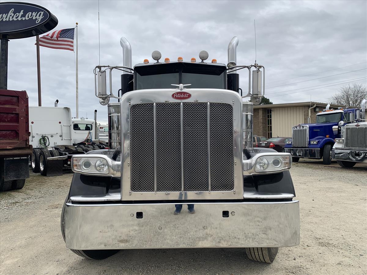 2013 PETERBILT 388 SLEEPER