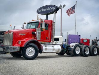 2009 KENWORTH T800W TRI AXLE DAYCAB 237785