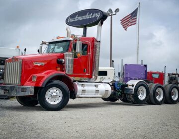 2009 KENWORTH T800W TRI AXLE DAYCAB 237785