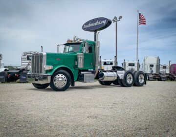 2012 PETERBILT 389 DAYCAB 166953