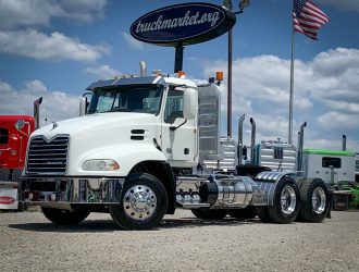 2013 MACK CXU613 DAYCAB 026241