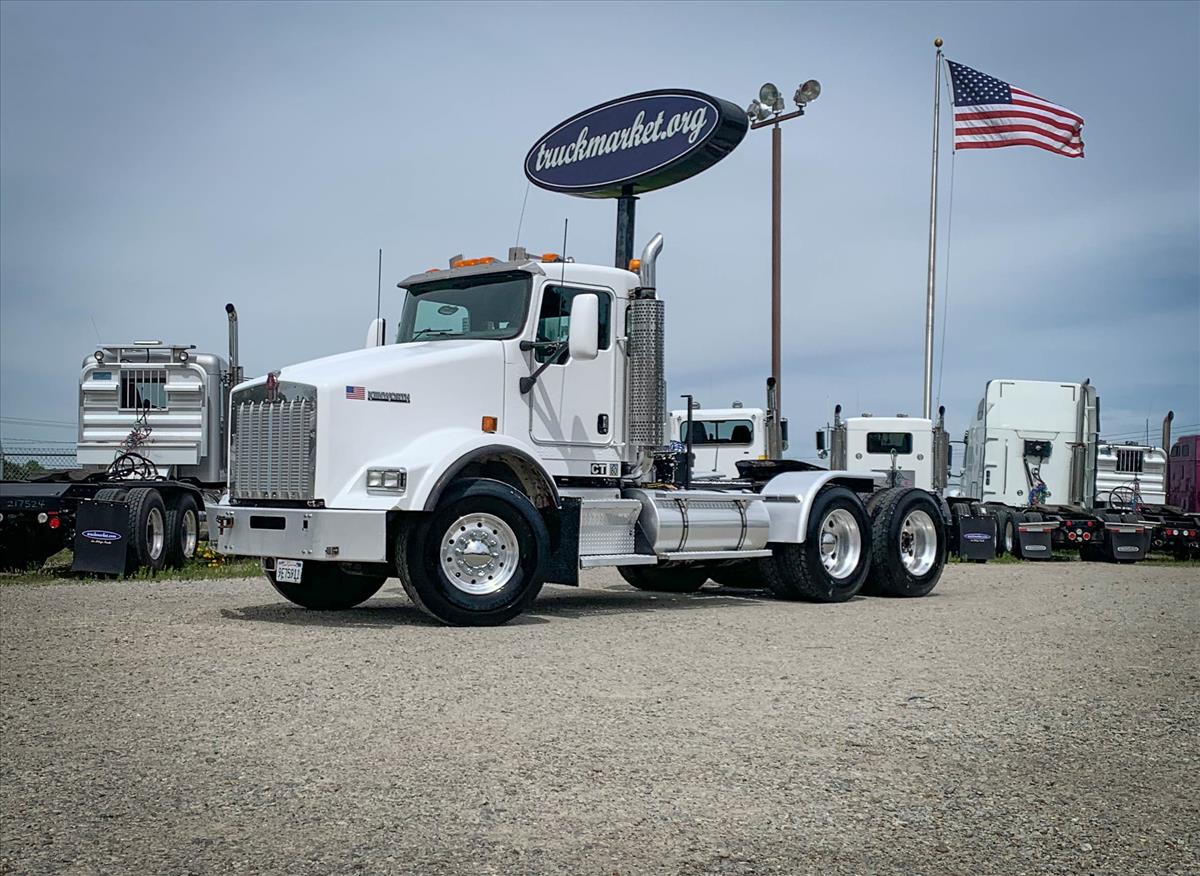 2003 KENWORTH T800 DAYCAB