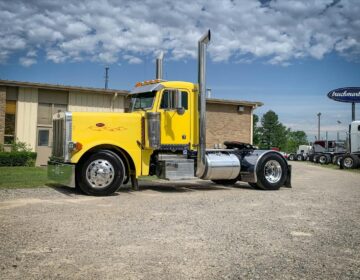 2000 PETERBILT 379EXHD PRE ELOG DAYCAB 467584