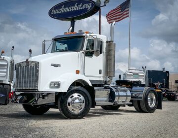 2007 KENWORTH T800 DAYCAB 196758