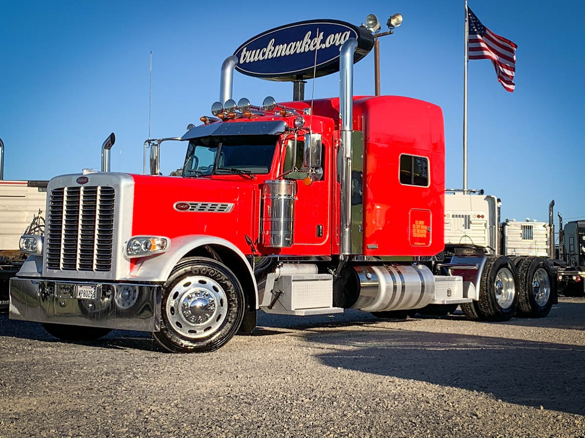 2016 PETERBILT 389 PRIDE & CLASS SLEEPER