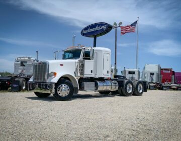 2013 PETERBILT 367  SLEEPER 163361