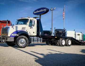 2012 MACK GU533 HYDRATAIL TRUCK 010087