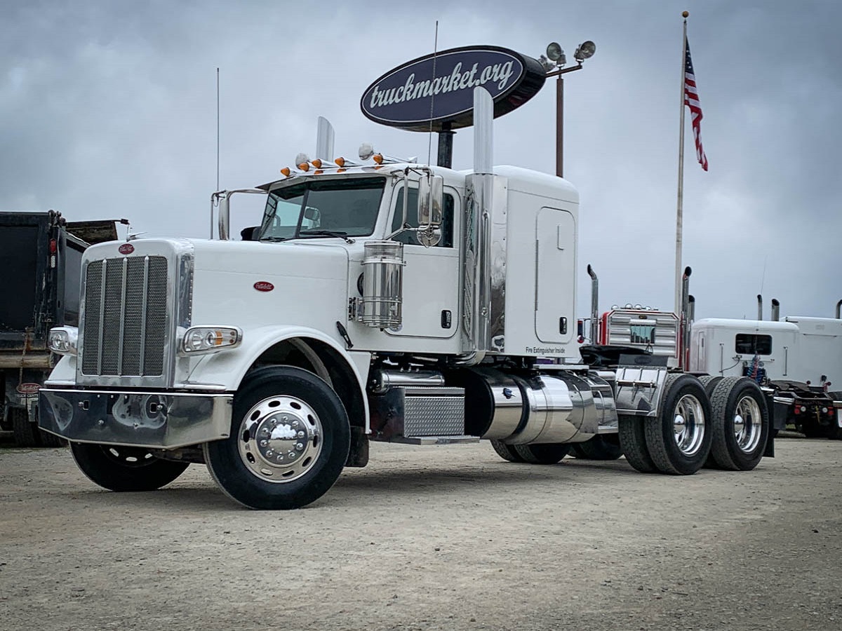 2018 PETERBILT 389 SLEEPER