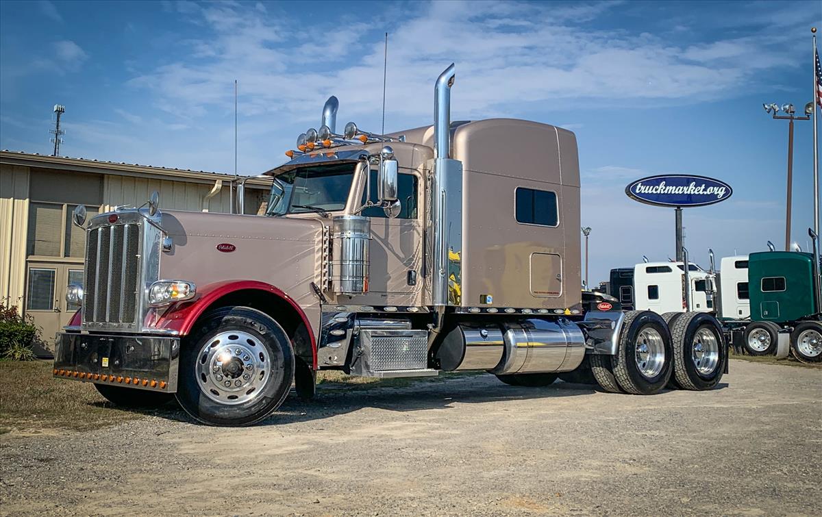 2015 PETERBILT 389 SLEEPER
