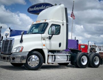 2013 FREIGHTLINER CASCADIA DAYCAB FH2408