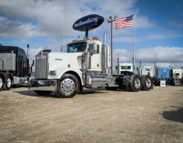 2007 KENWORTH W900L DAYCAB 166115