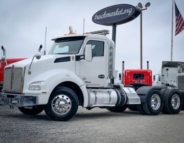 2017 KENWORTH T880 DAYCAB 157850