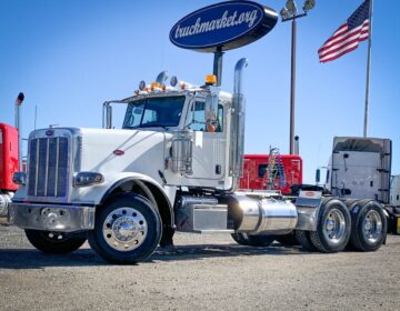 2018 PETERBILT 389 DAYCAB 497167